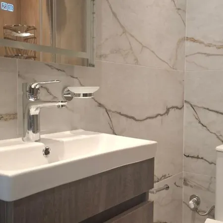 Vardaris Lejlighedshotel 4*